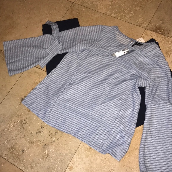 💙New Directions. Precious top! - Picture 3 of 8